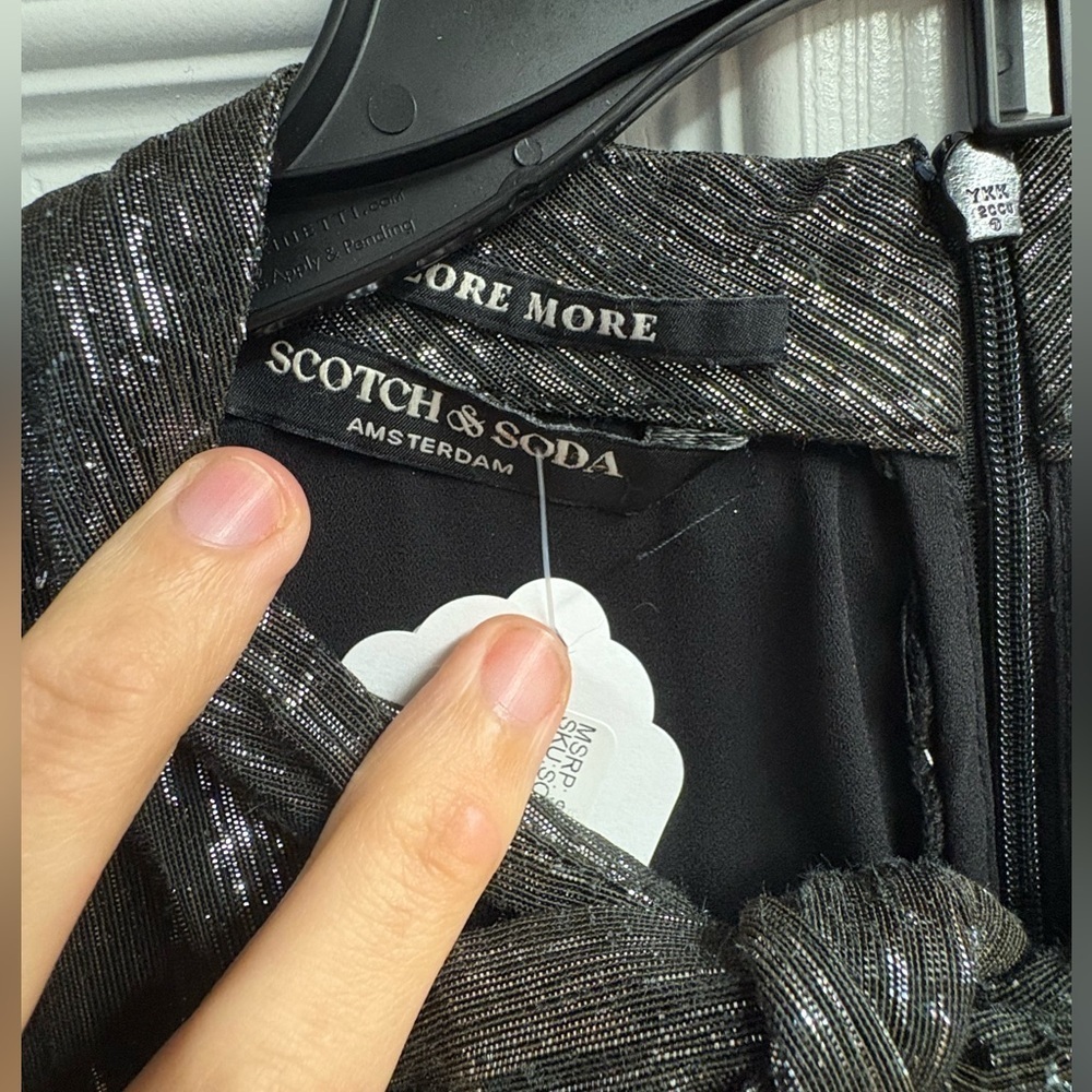 Scotch & Soda Silver/Black Shimmer Tie Neck Jumpsuit Size Large - Picture 4 of 7